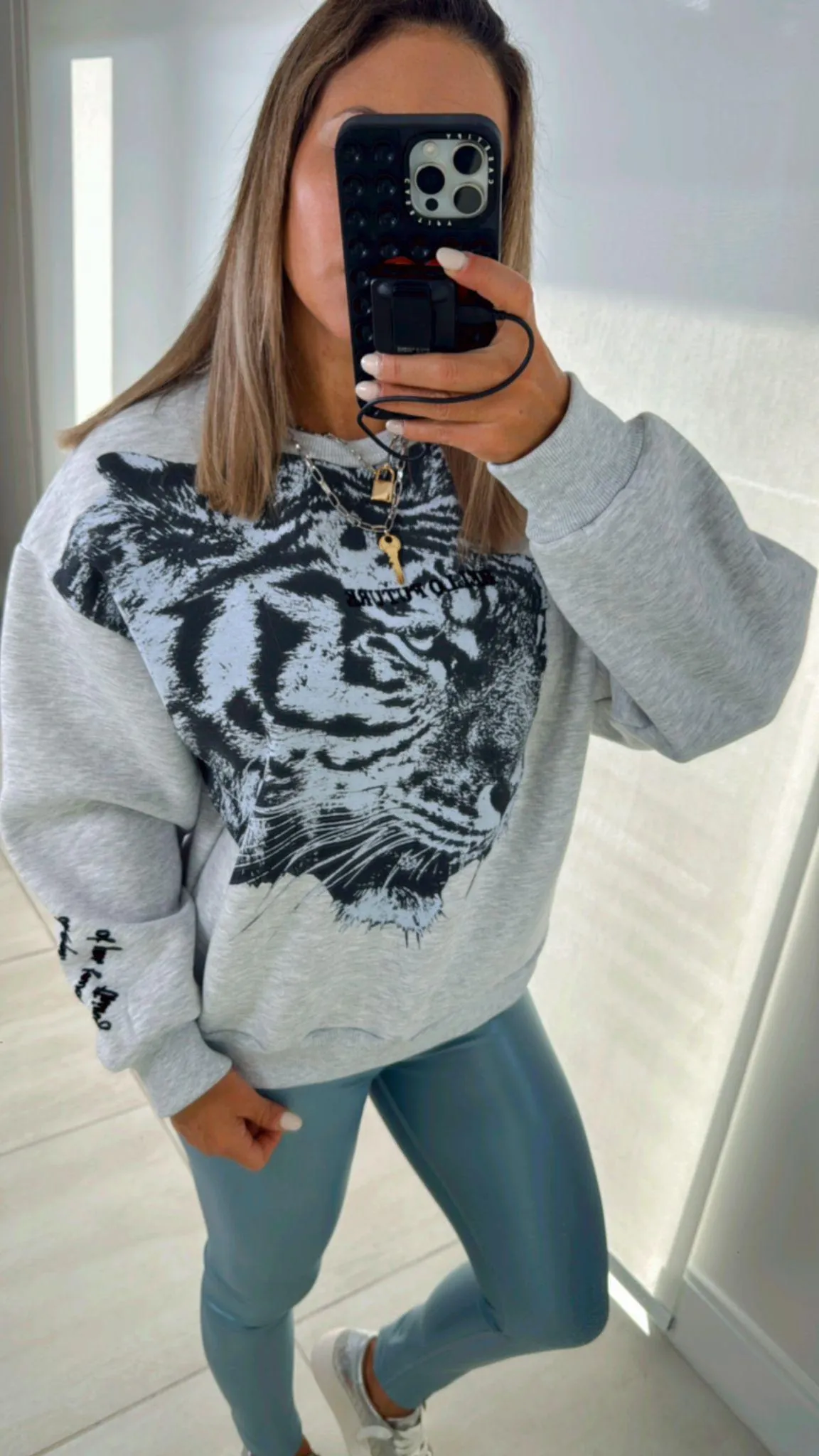 0241 Tiger hoodie sweater