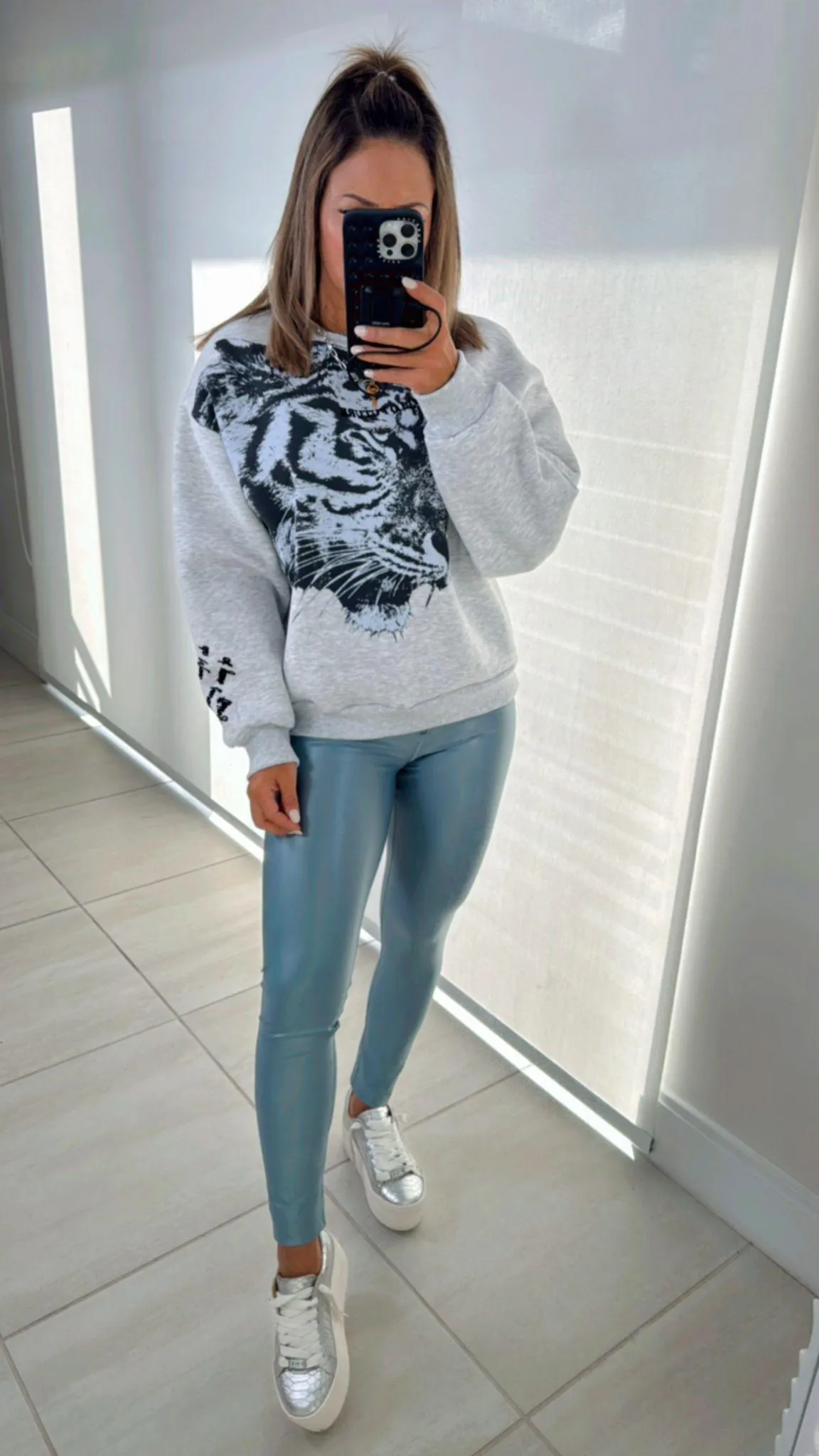 0241 Tiger hoodie sweater