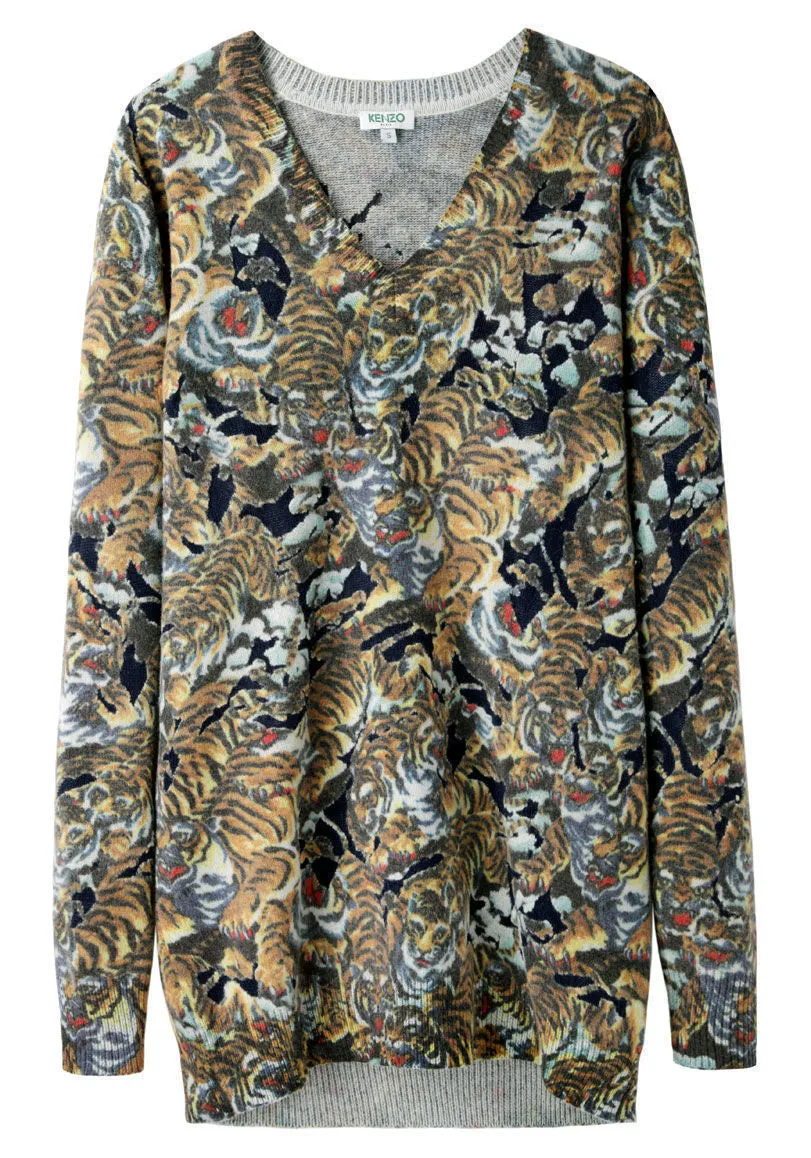Flying Tiger V-Neck Pullover