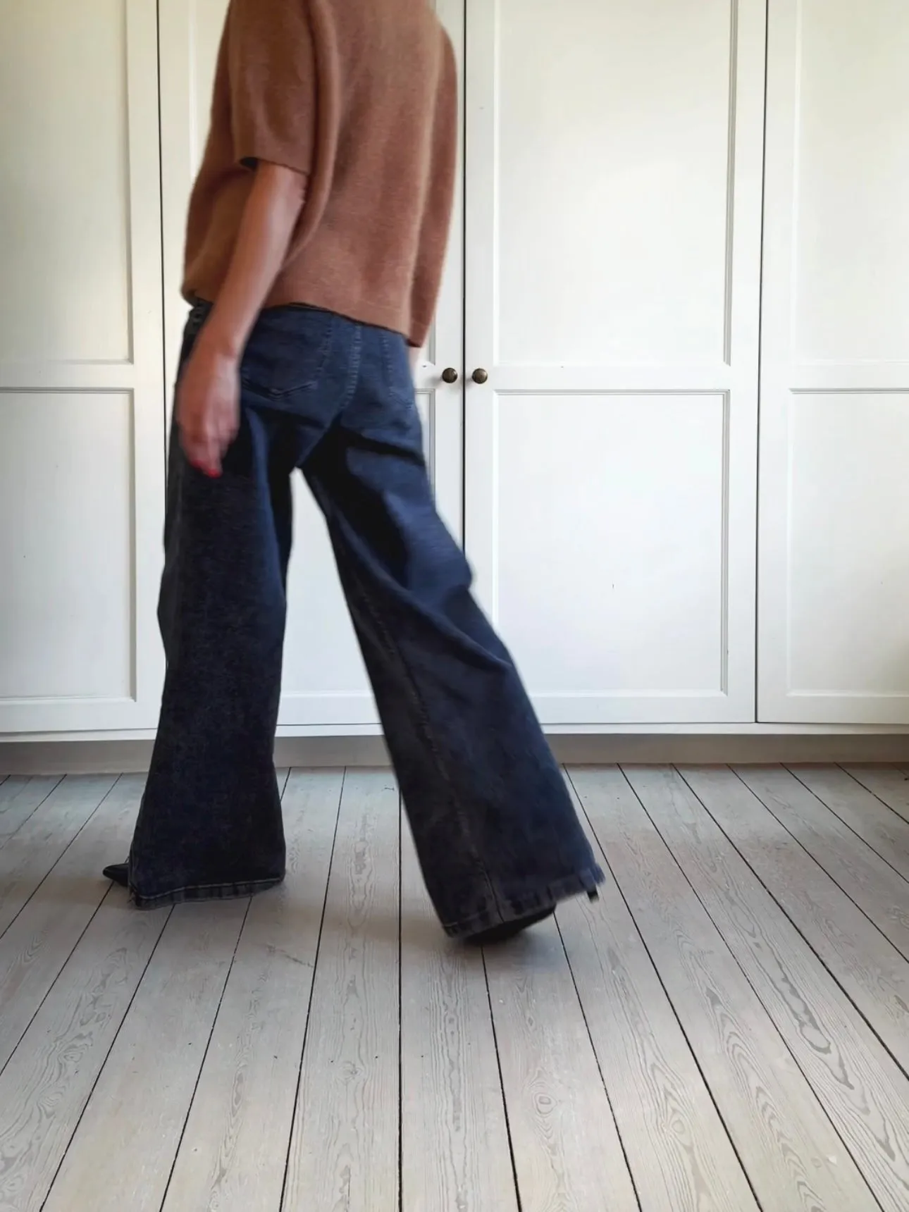 JEANS MID WAIST STRAIGHT LEG - WASHED BLACK