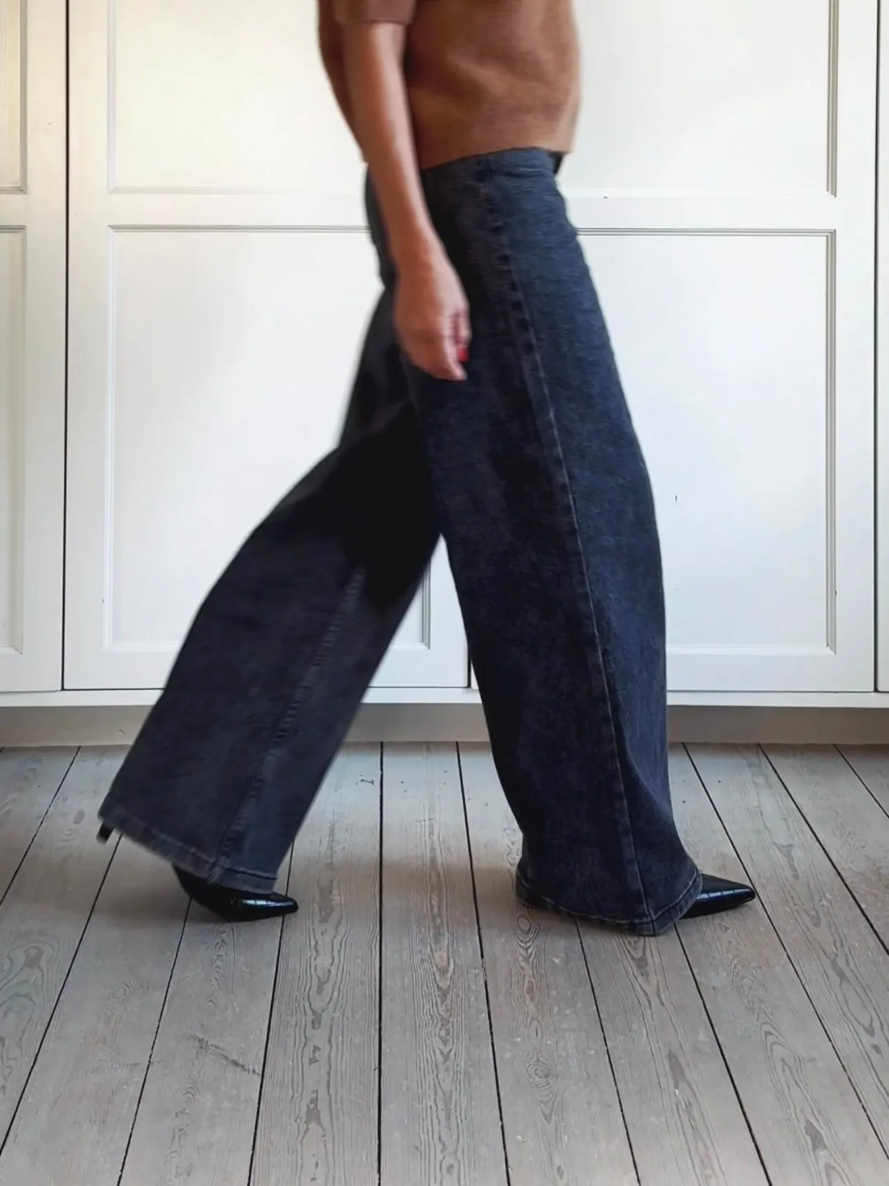 JEANS MID WAIST STRAIGHT LEG - WASHED BLACK
