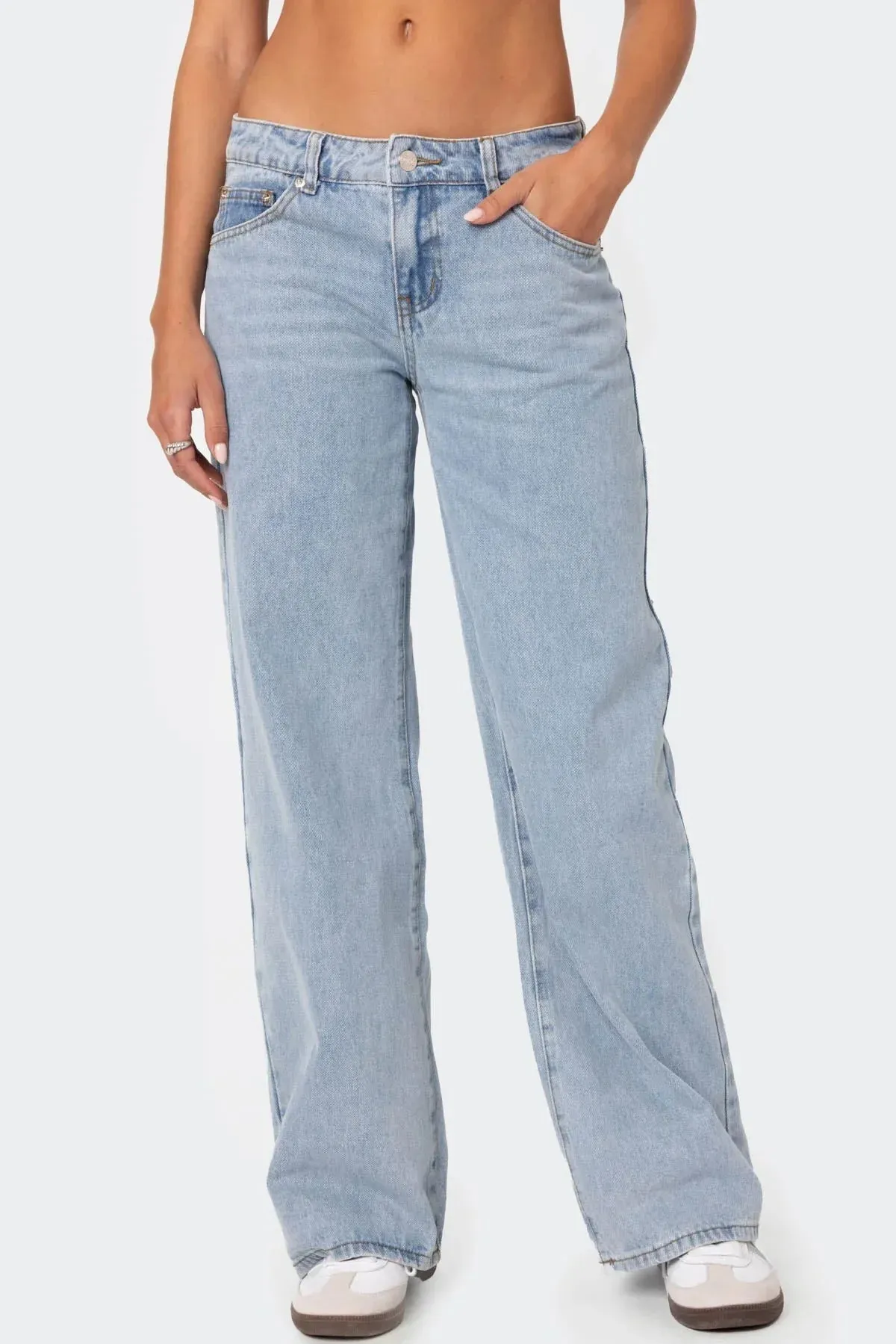 Sina || Washed Low Rise Jeans
