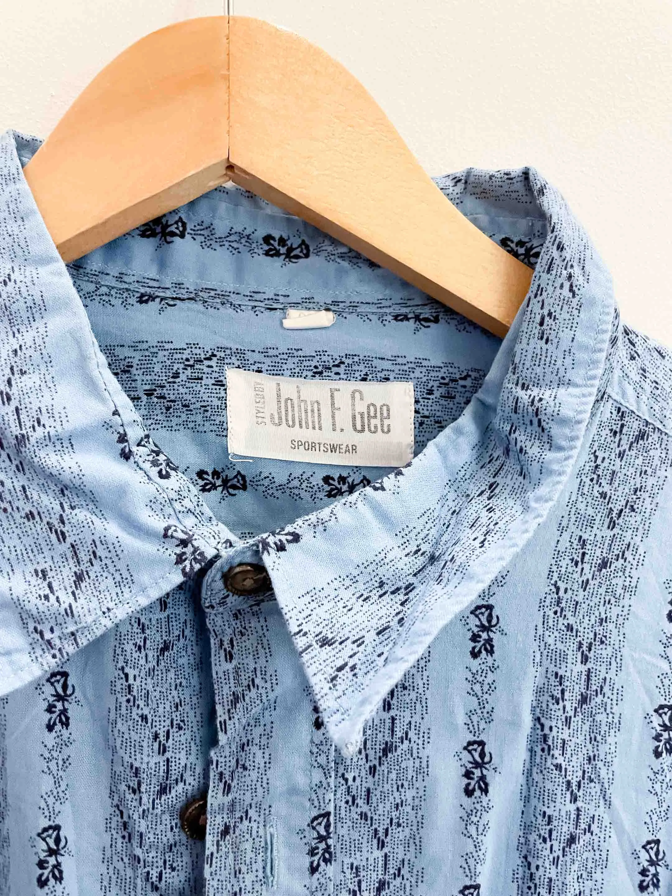 Vintage John F.Gee blue patterned long sleeve large shirt