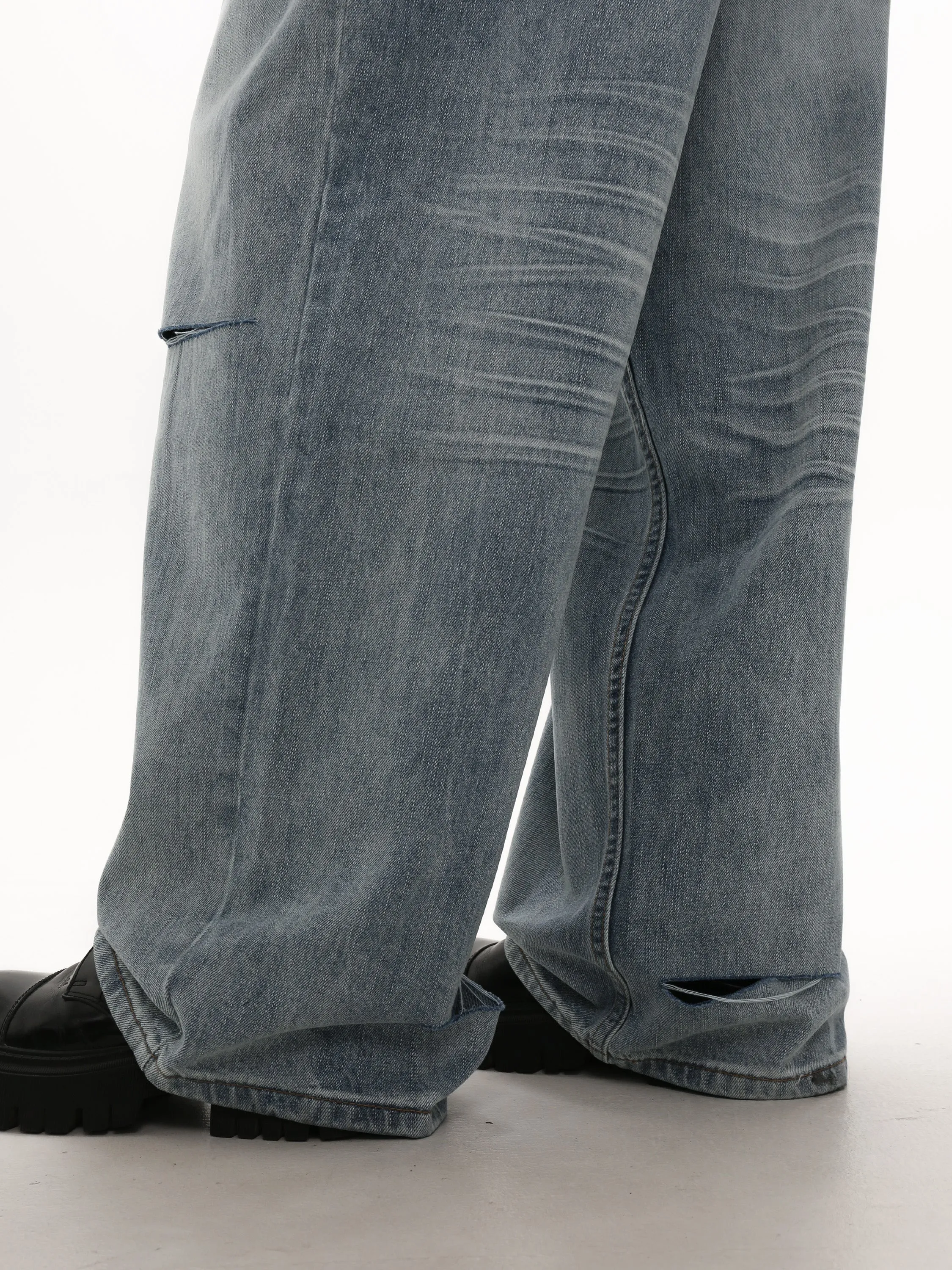 Washed Cut Jeans
